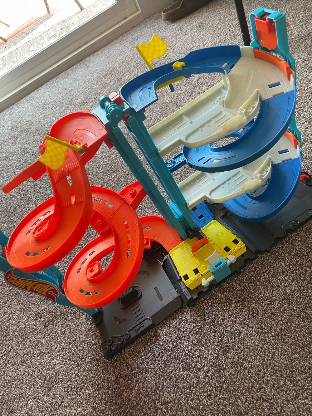 Hot Wheels Multi-Level Spiral Race Track - Blue, Red, Yellow